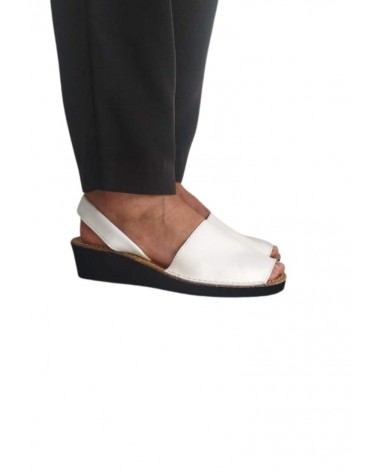 MENORQUINA CUÑA PIEL