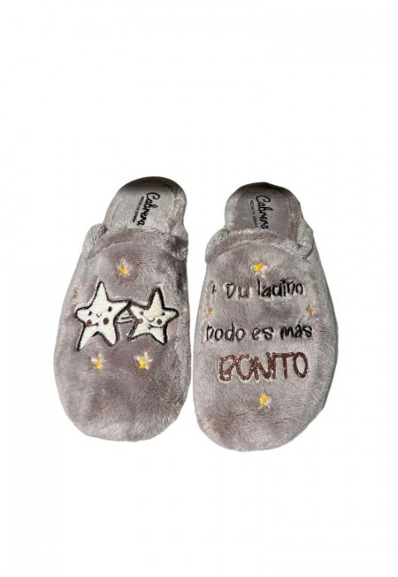 PANTUFLA A TU LADITO TODO...